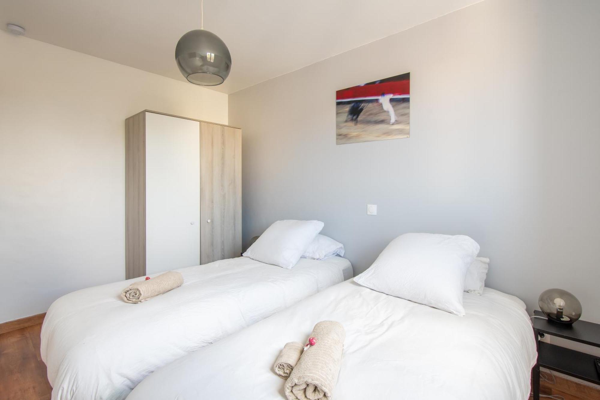 Guesthouse La Costiere - Logements Independants - Espace Piscine Jacuzzi Люнел Екстериор снимка