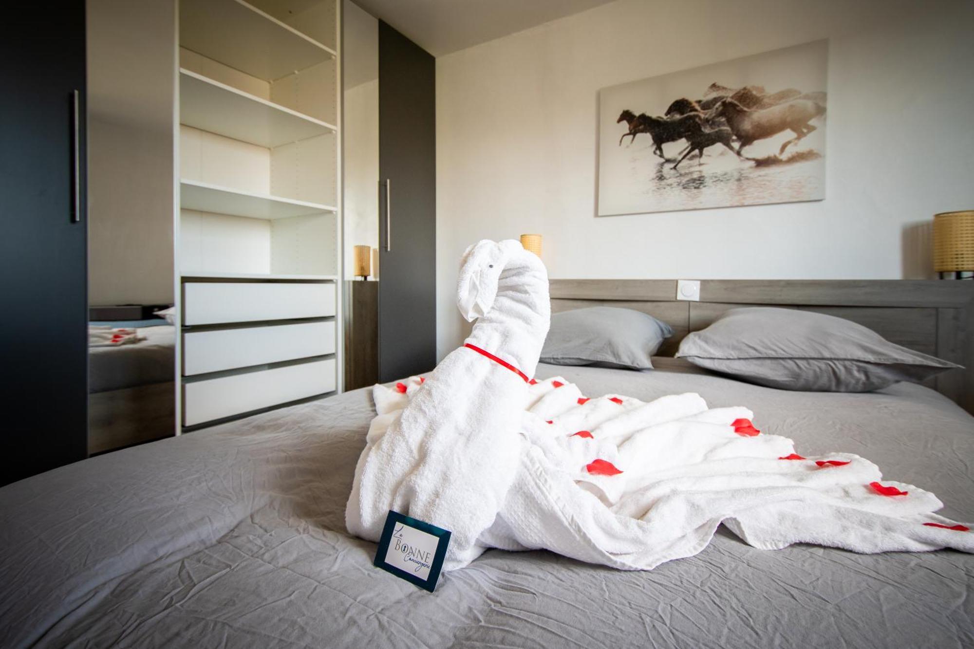 Guesthouse La Costiere - Logements Independants - Espace Piscine Jacuzzi Люнел Екстериор снимка
