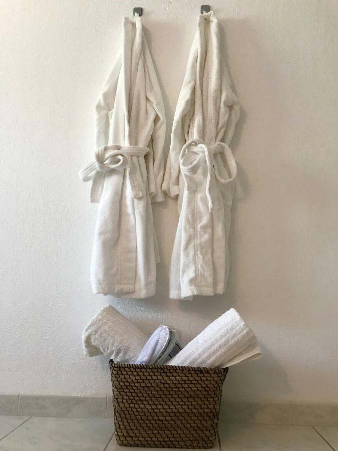 Guesthouse La Costiere - Logements Independants - Espace Piscine Jacuzzi Люнел Екстериор снимка